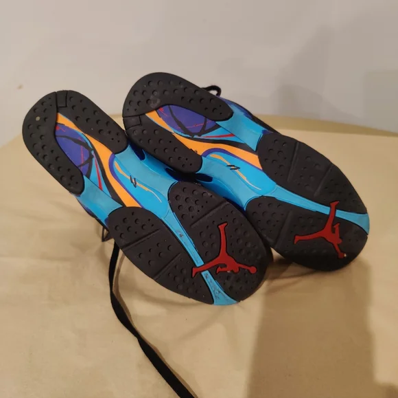 Air Jordans 8 Retro - Picture 2 of 6